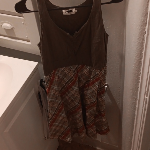 Dress - Picture 1 of 4